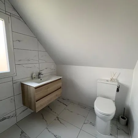 Apartment Les Embruns, Charming House En Bessin *